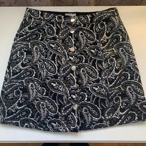 UO Brocade Paisley Button-Up Skirt Size 4 ♠️